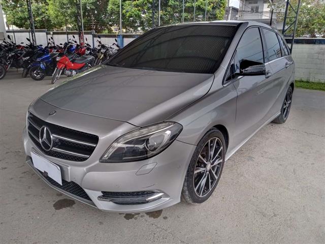 MERCEDES-BENZ B200CGI ANO 2012/2013